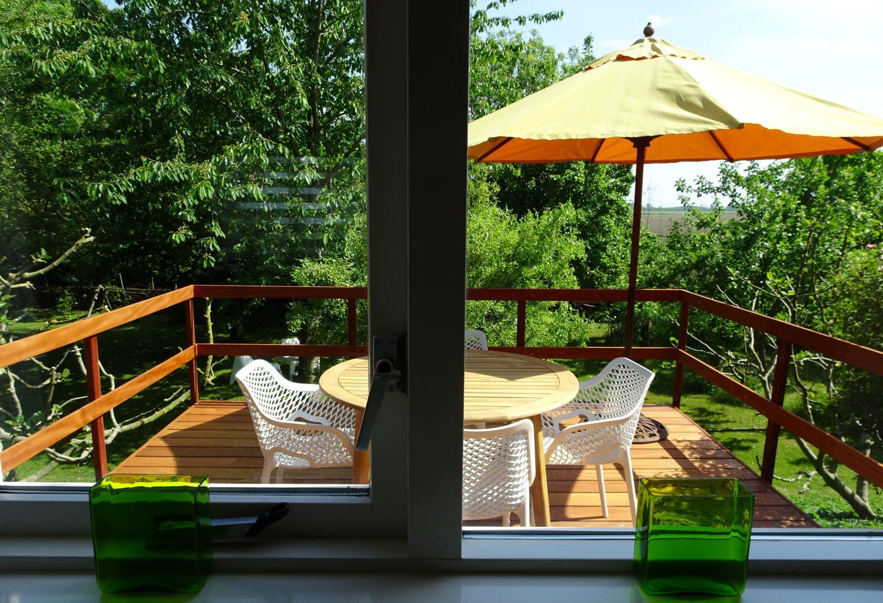 Uitzicht vanuit keukenraam