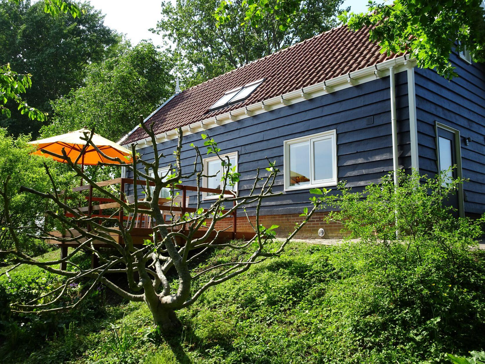 Terras achter vakantiewoning