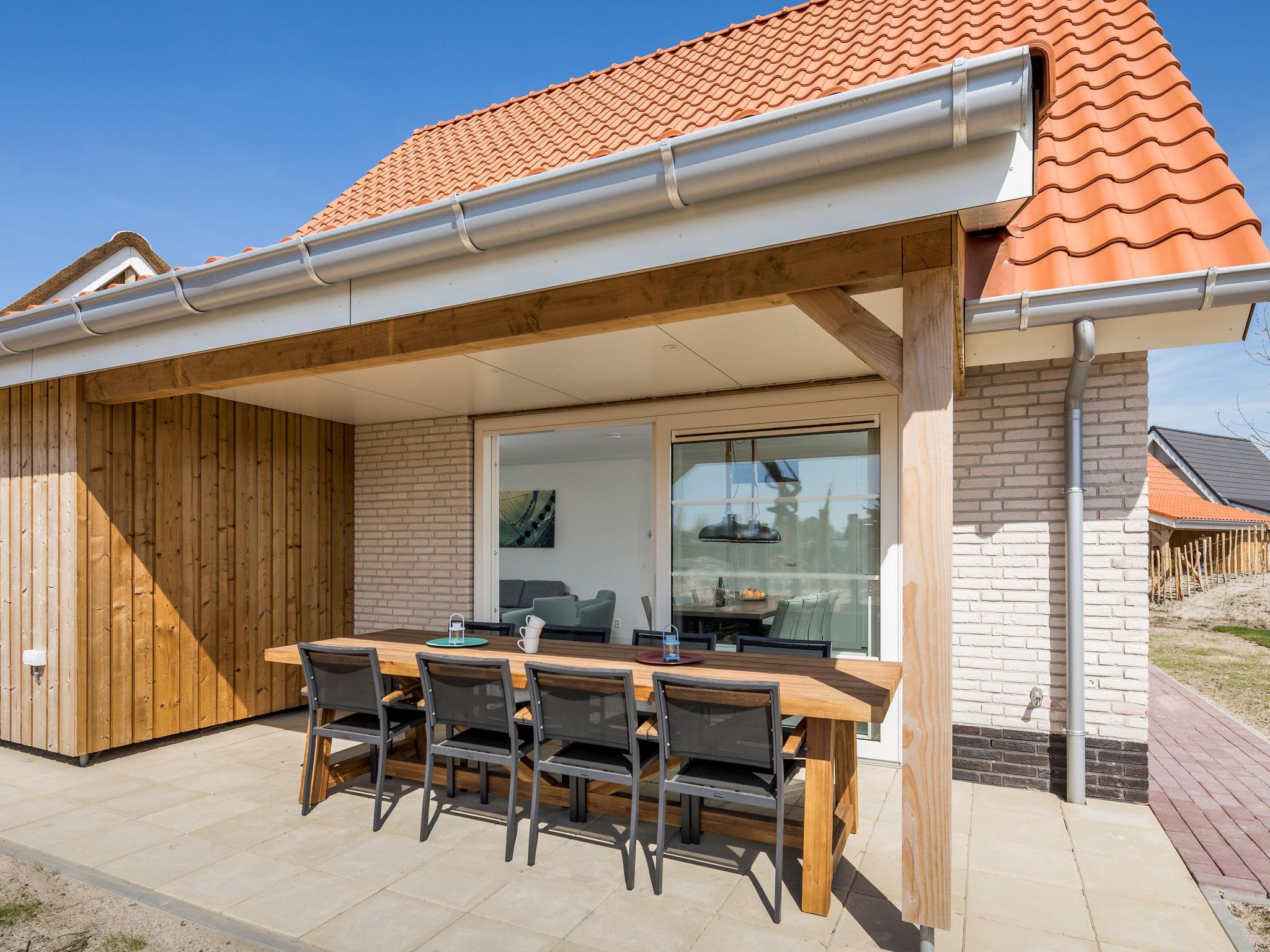 Luxe villa voor 8 personen op vakantiepark in Nieuwvliet-Bad, direct naast het strand gelegen