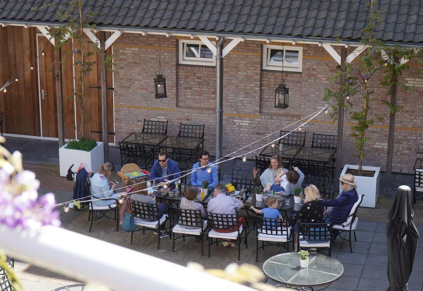 Terras van Grand Hotel Ter Duin