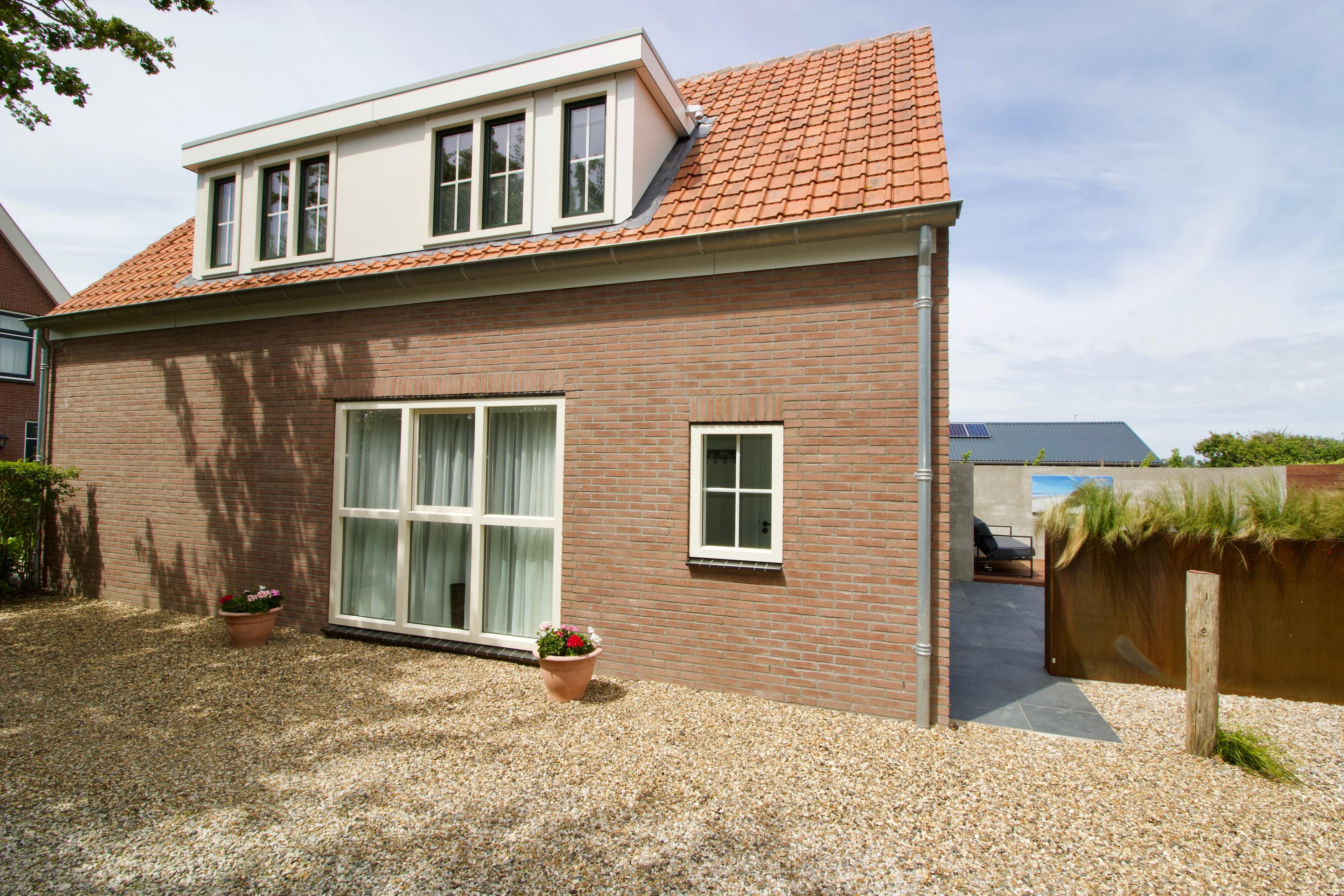 Zijaanzicht Zeeuws Huisje