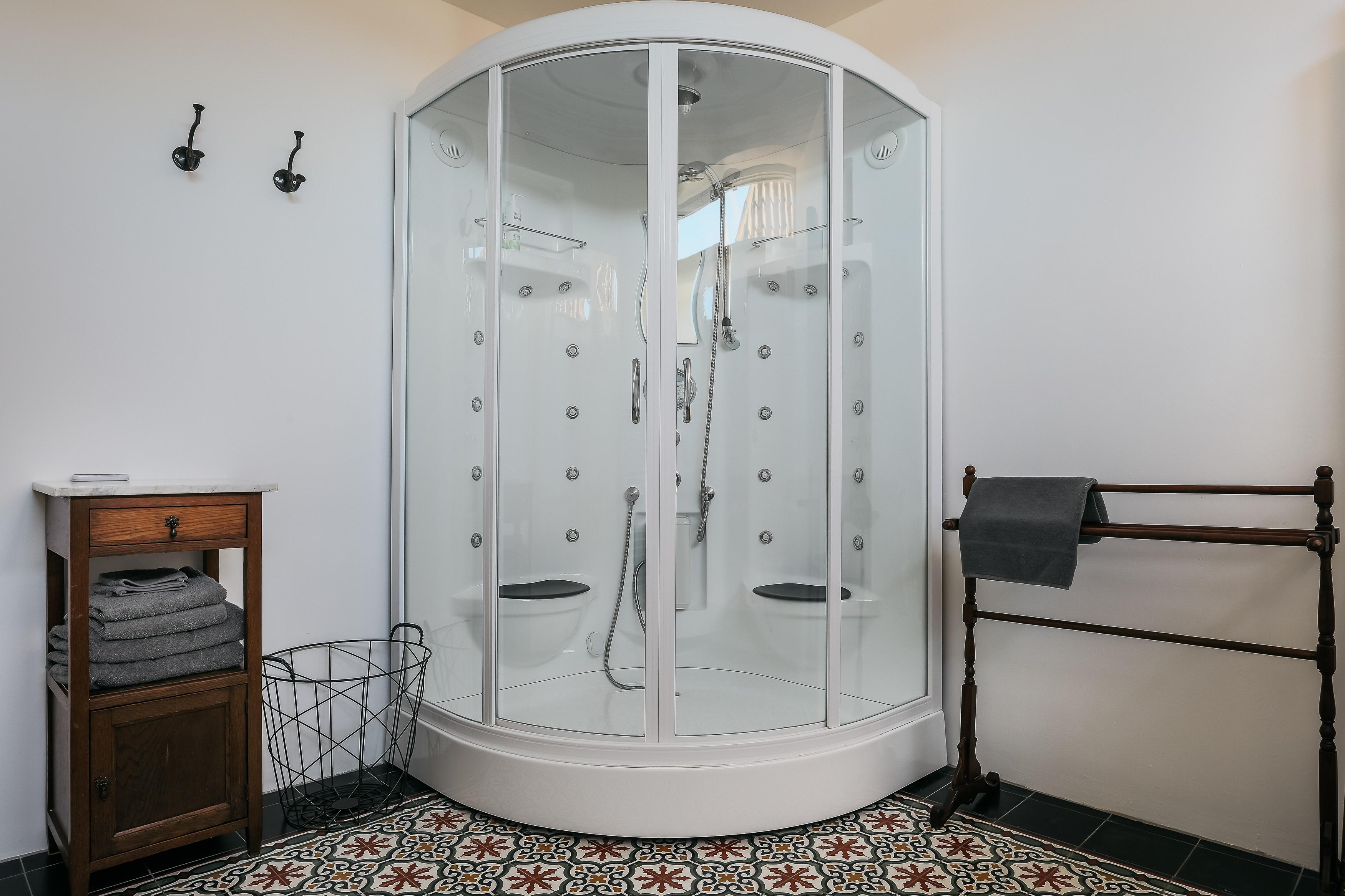 Badkamer bij slaapkamer 1