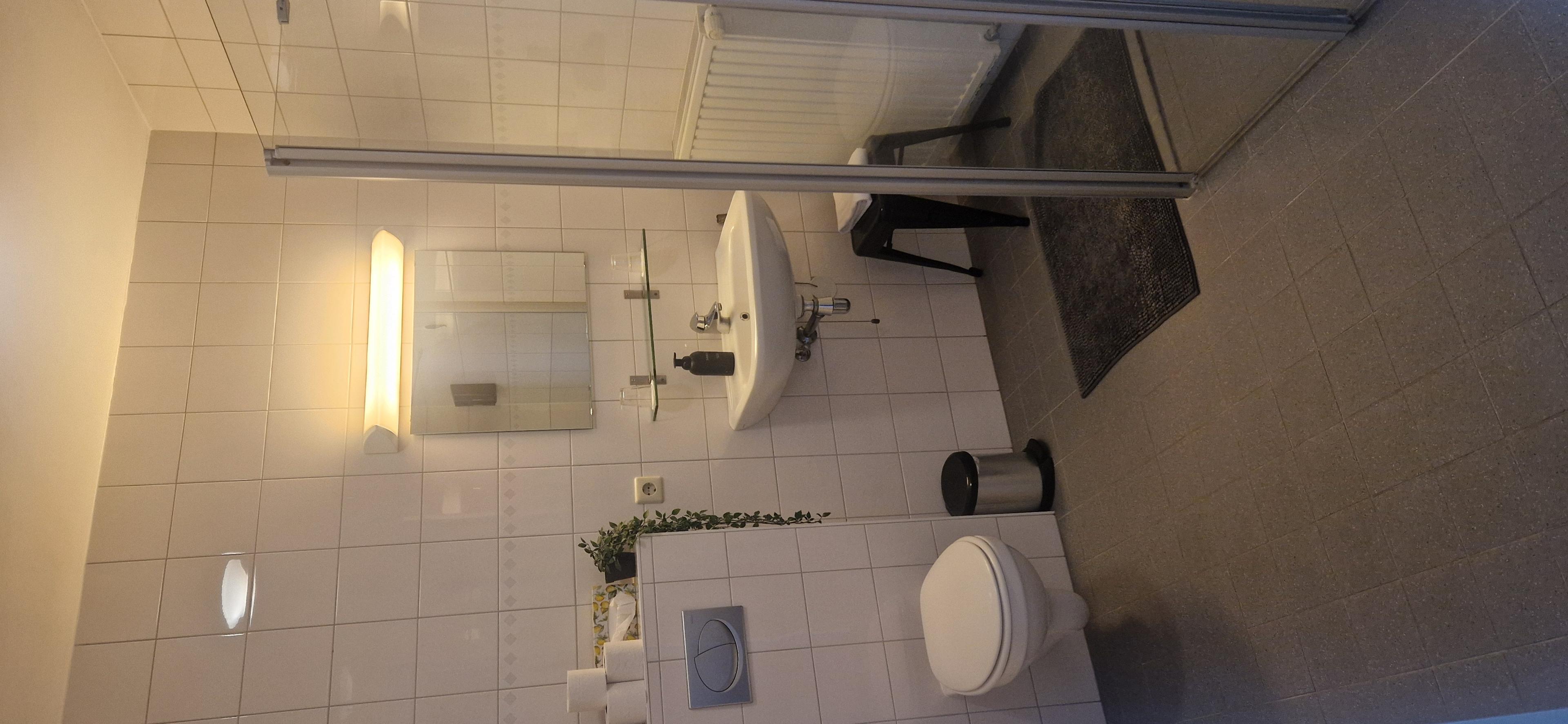 Strakke, ruime badkamer