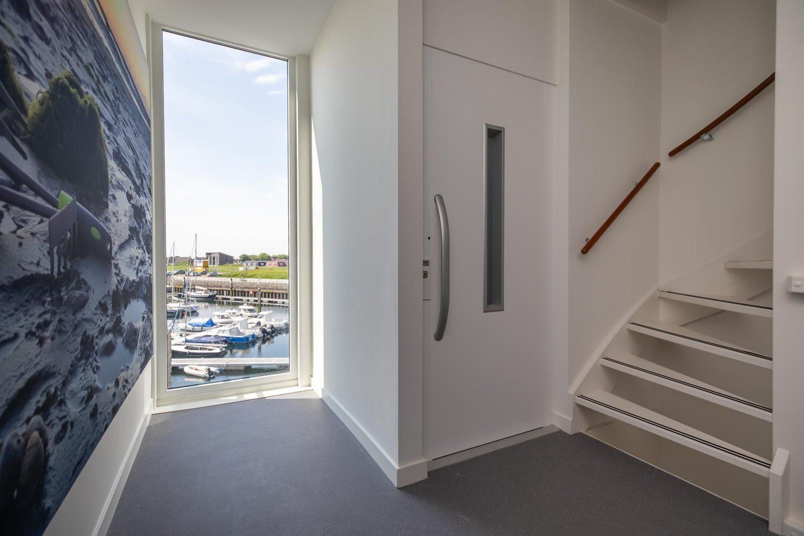 Woonkamer Vista Maris - Havenweg 36-12 'Zeildroom' | Sint-Annaland