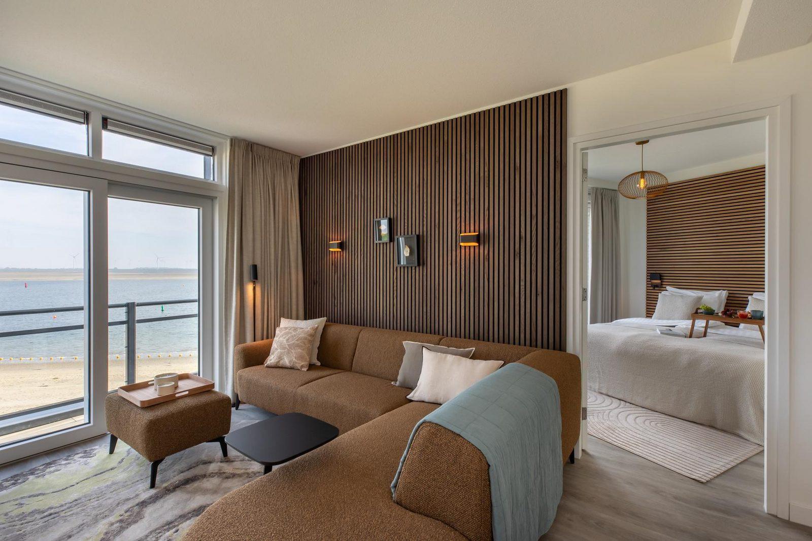 Woonkamer Vista Maris - Havenweg 36-12 'Zeildroom' | Sint-Annaland