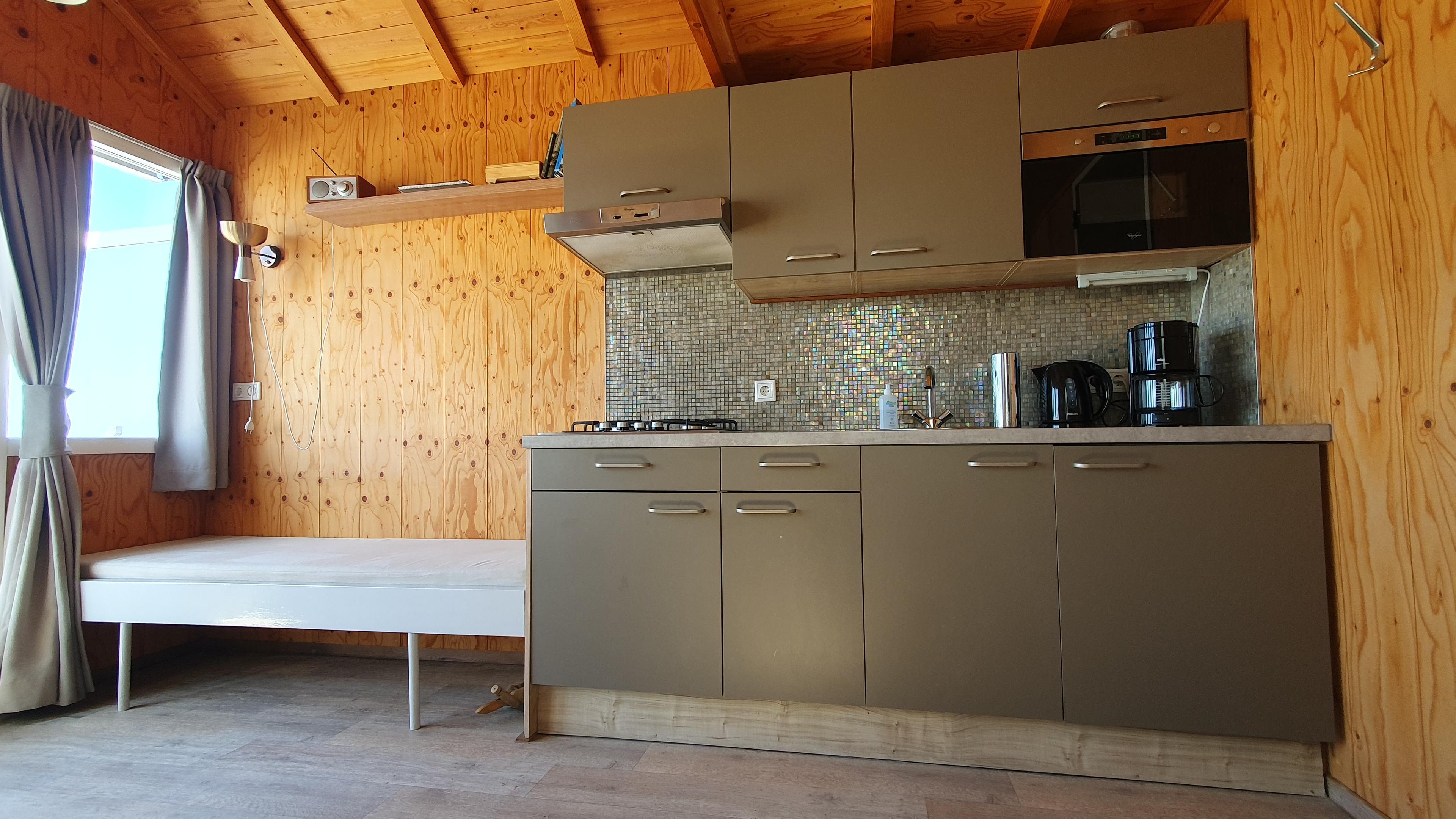 Volledig ingerichte keuken