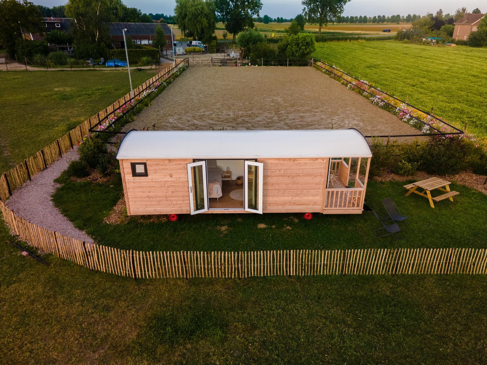 De Pipowagen van bovenaf