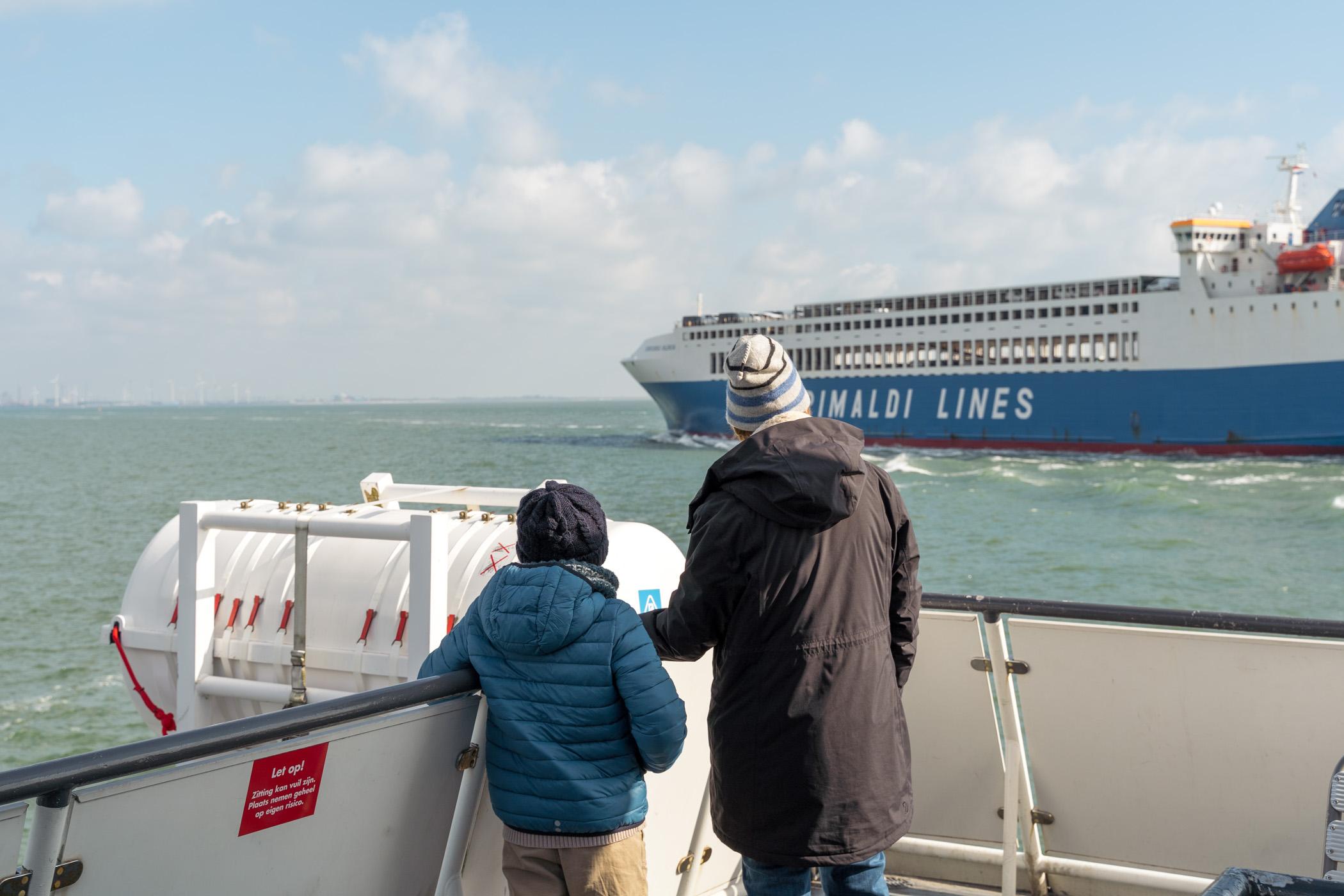 Westerschelde Ferry Vrachtship