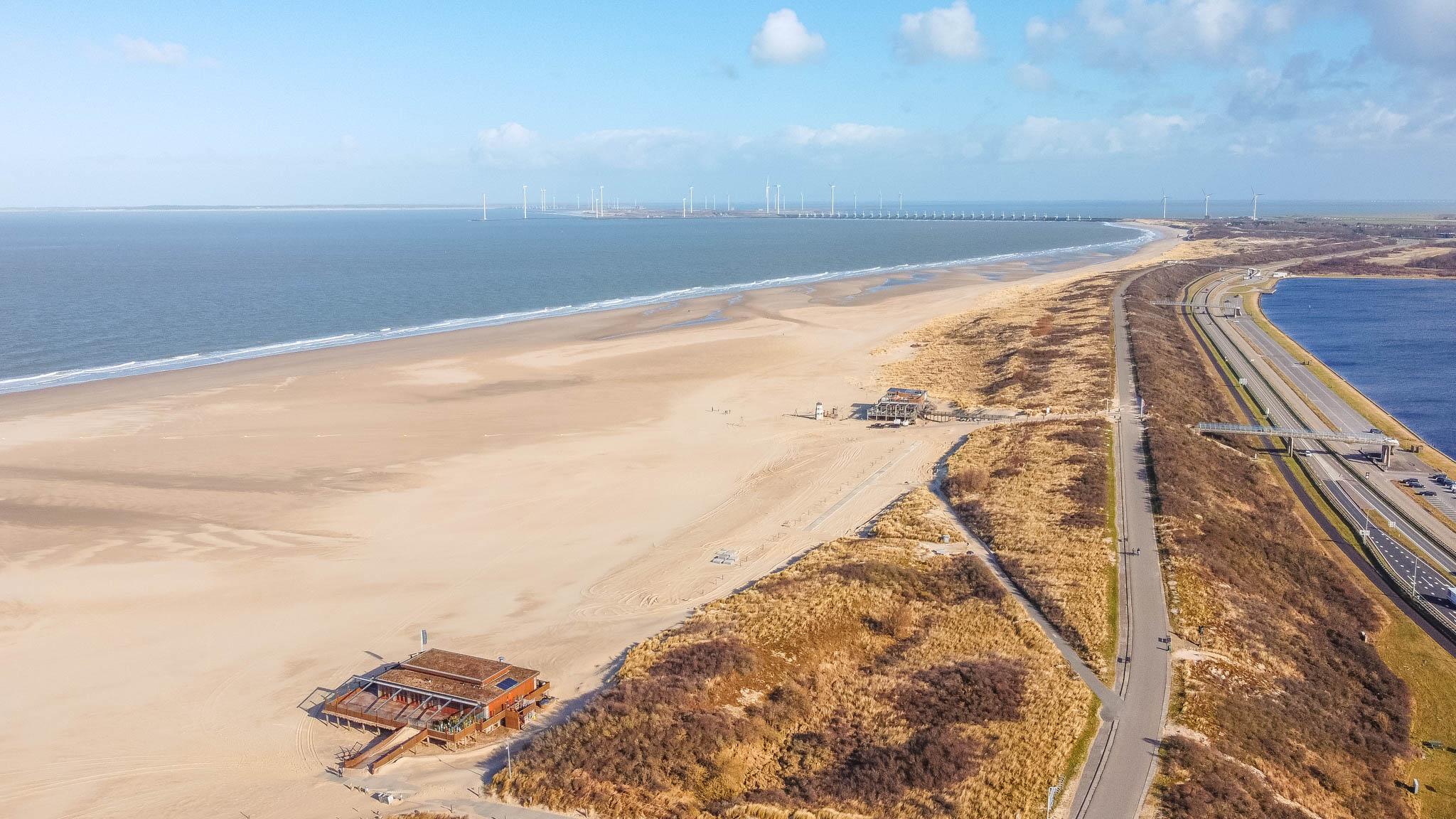 Vrouwenpolder strand en zee