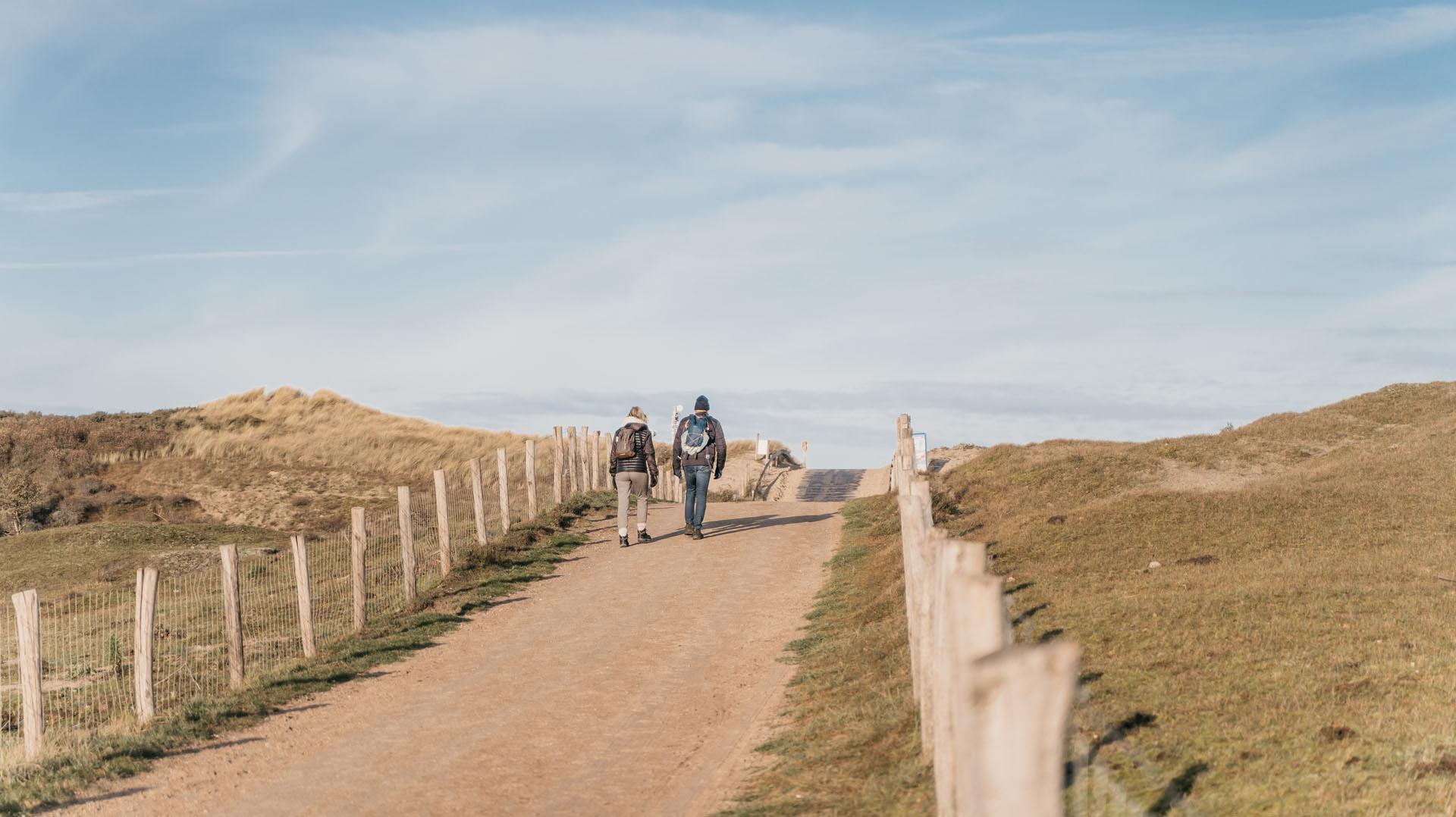 Spaziergang durch die Dünen zum Strand