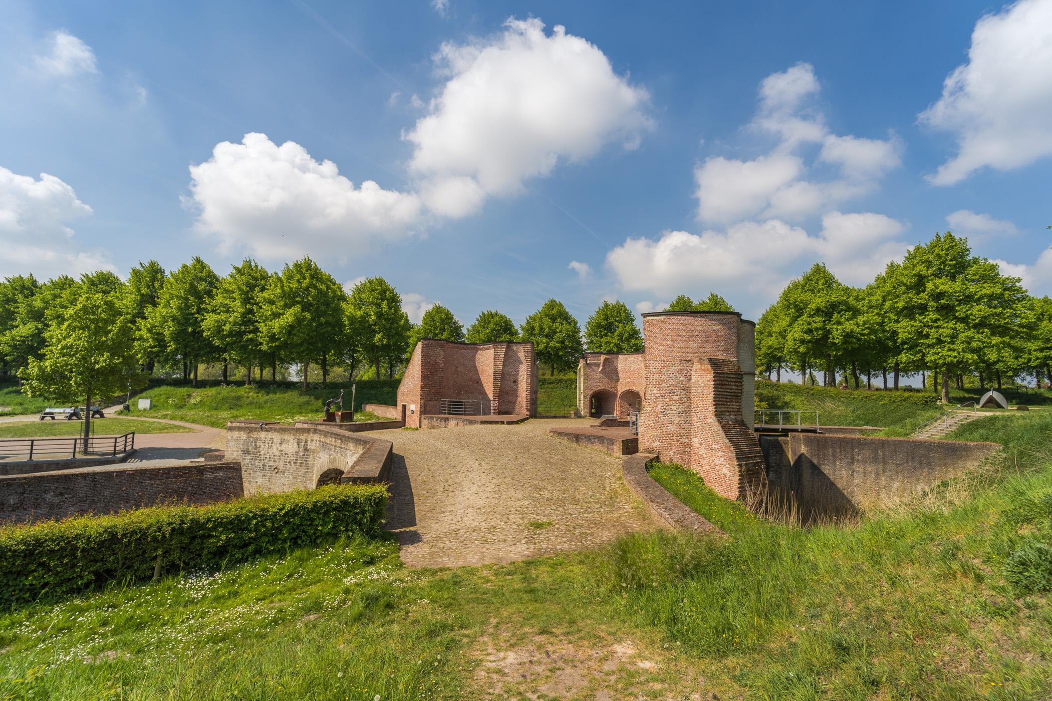 Reisgids Hulst