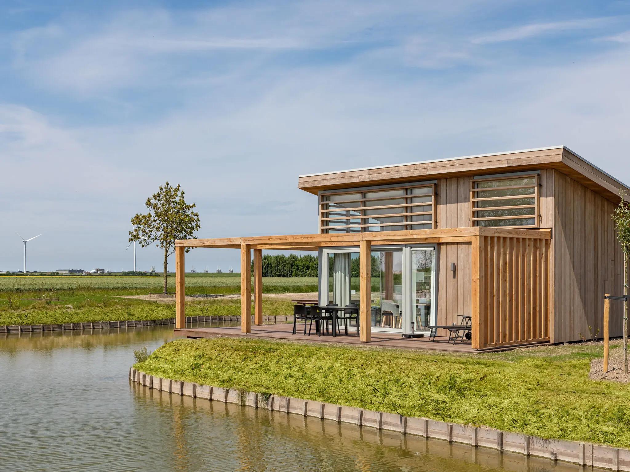 Luxe lodge op vakantiepark Water Village ©