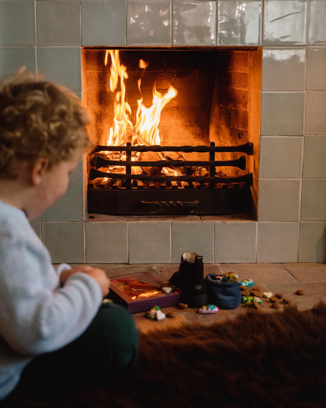 Sinterklaas Haardvuur Schoen zetten