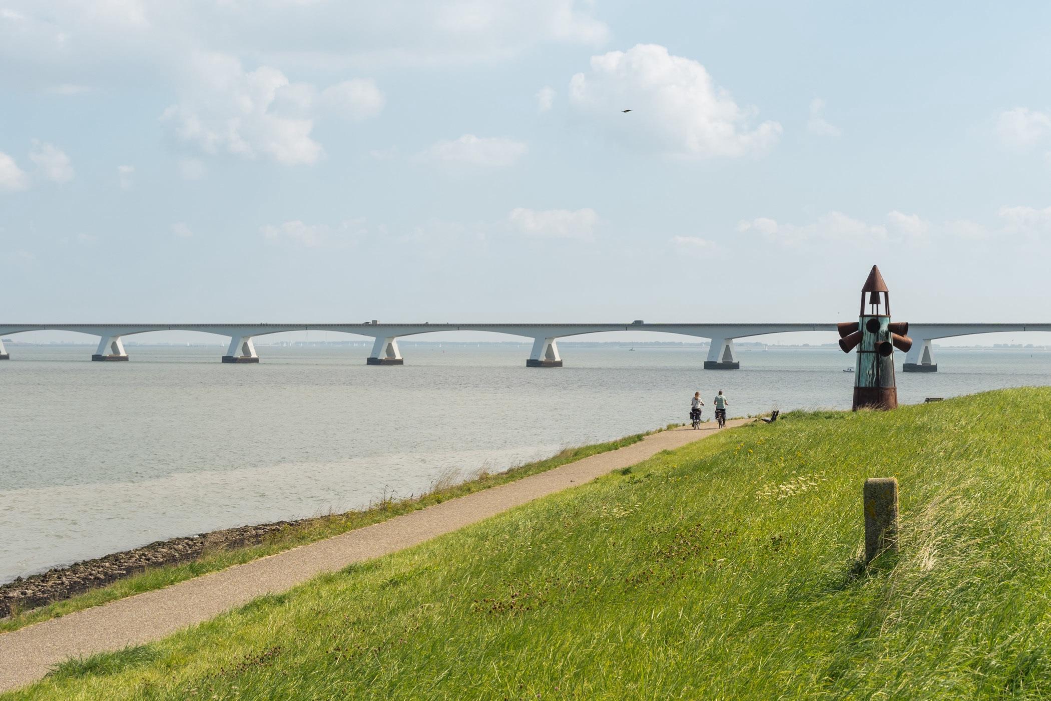 Colijnsplaat fietsen over de dijk