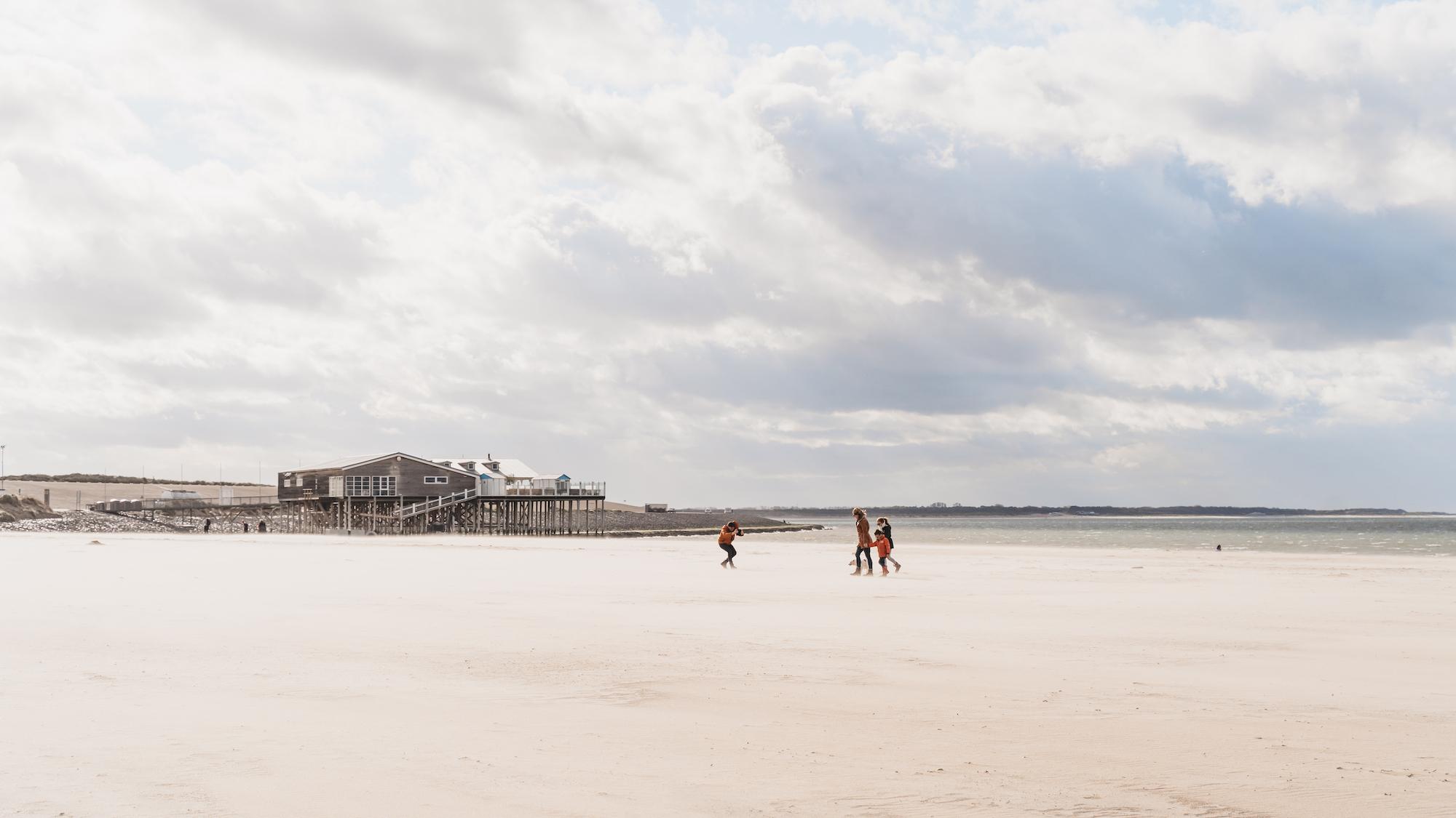Brouwersdam strand wandelen